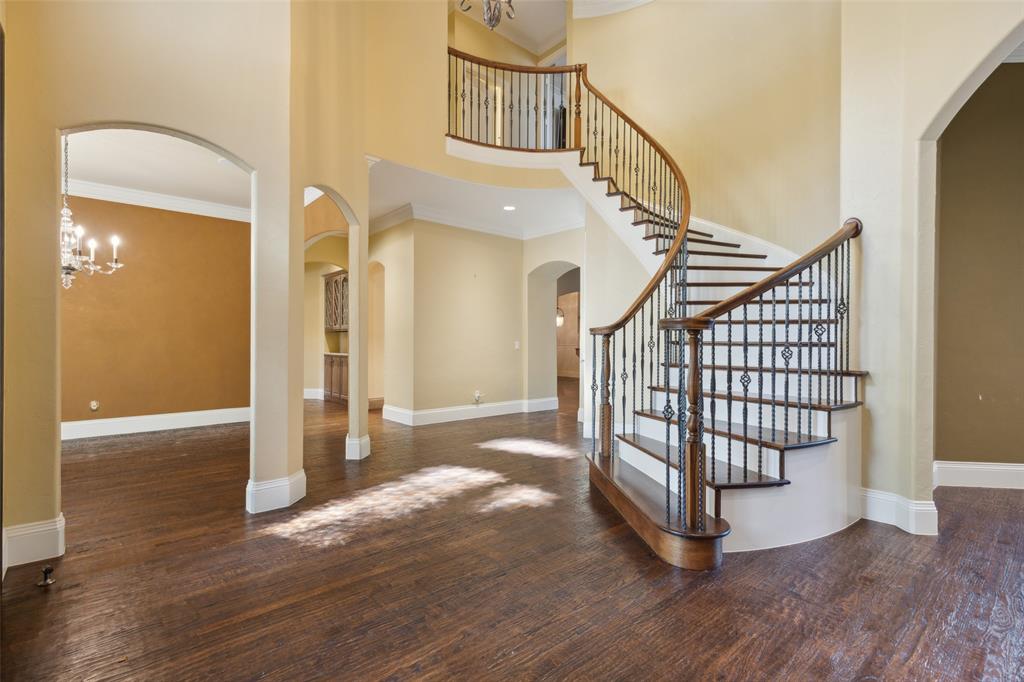 5252 Longvue Drive