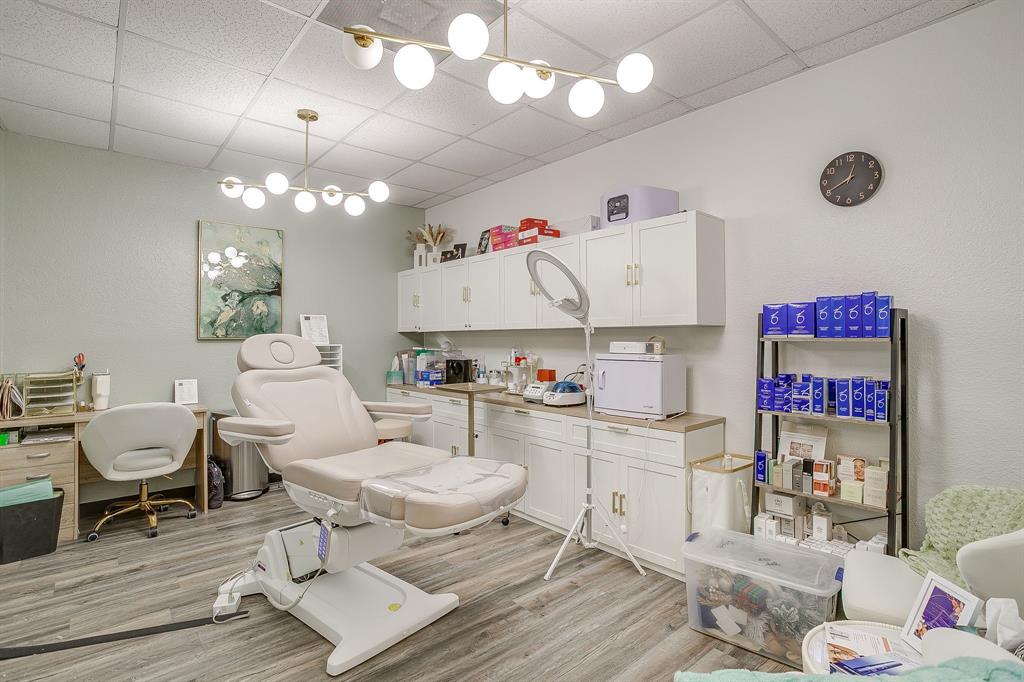 Broadway Bus Park II - Commercial Sale