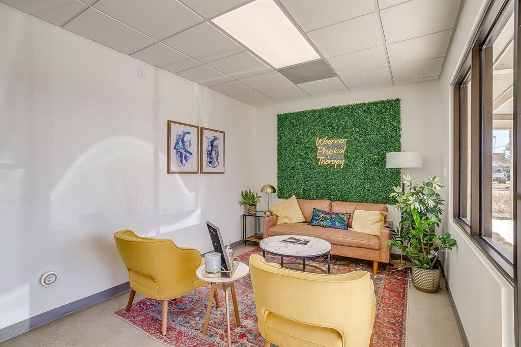 Broadway Bus Park II - Commercial Sale