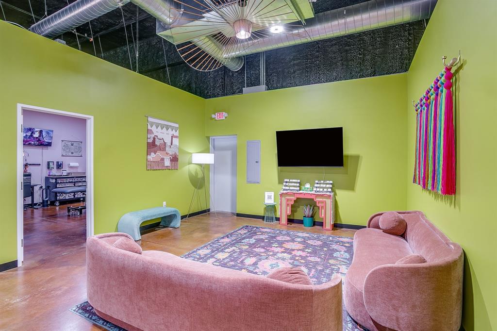 Broadway Bus Park II - Commercial Sale