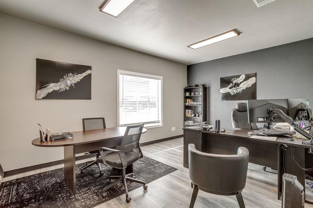 Broadway Bus Park II - Commercial Sale