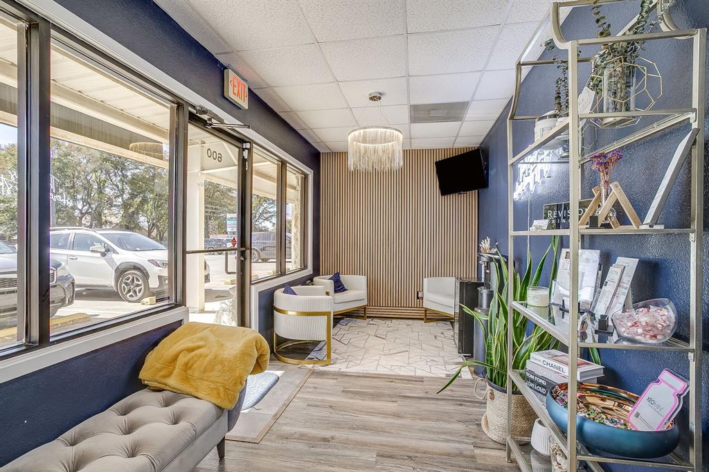 Broadway Bus Park II - Commercial Sale