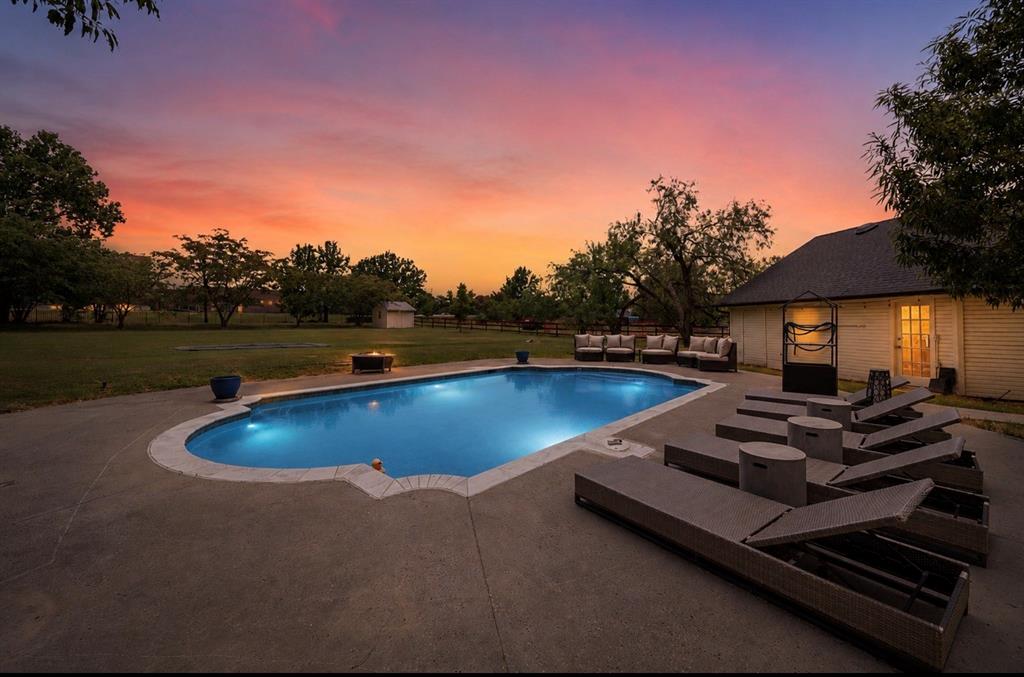 1205 Whispering Lane