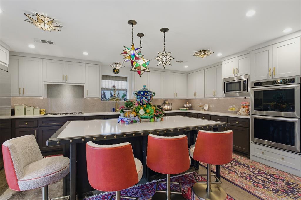 2303 FARRINGTON CONDOS - Residential
