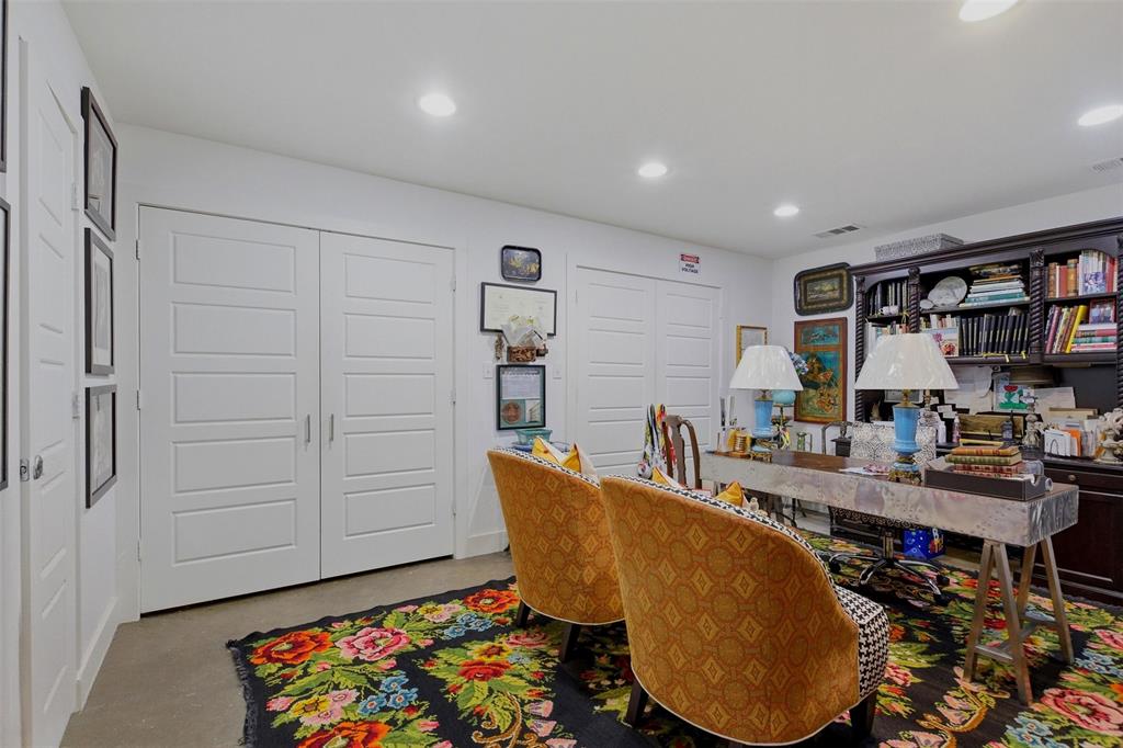2303 FARRINGTON CONDOS - Residential