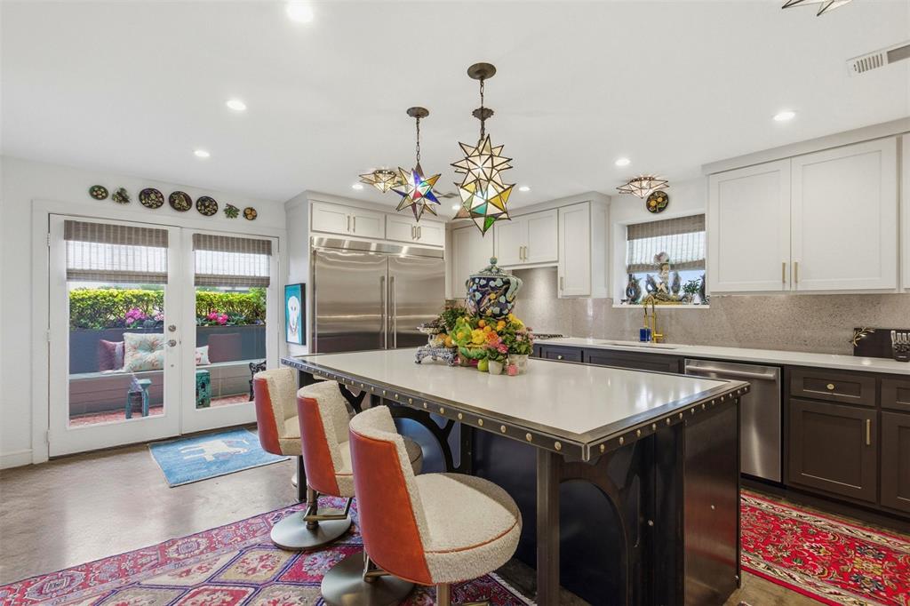 2303 FARRINGTON CONDOS - Residential