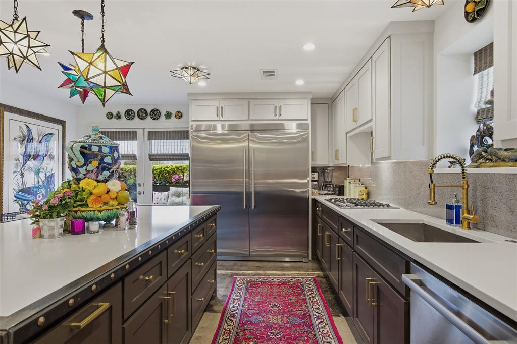 2303 FARRINGTON CONDOS - Residential