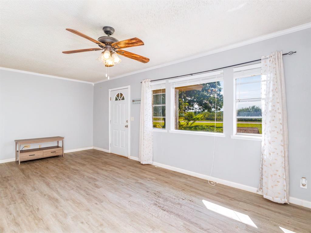 113 E River Oaks Road