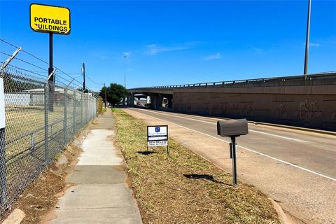 Photo of 231 Central Freeway E, Wichita Falls, TX 76301 (MLS # 21255043)