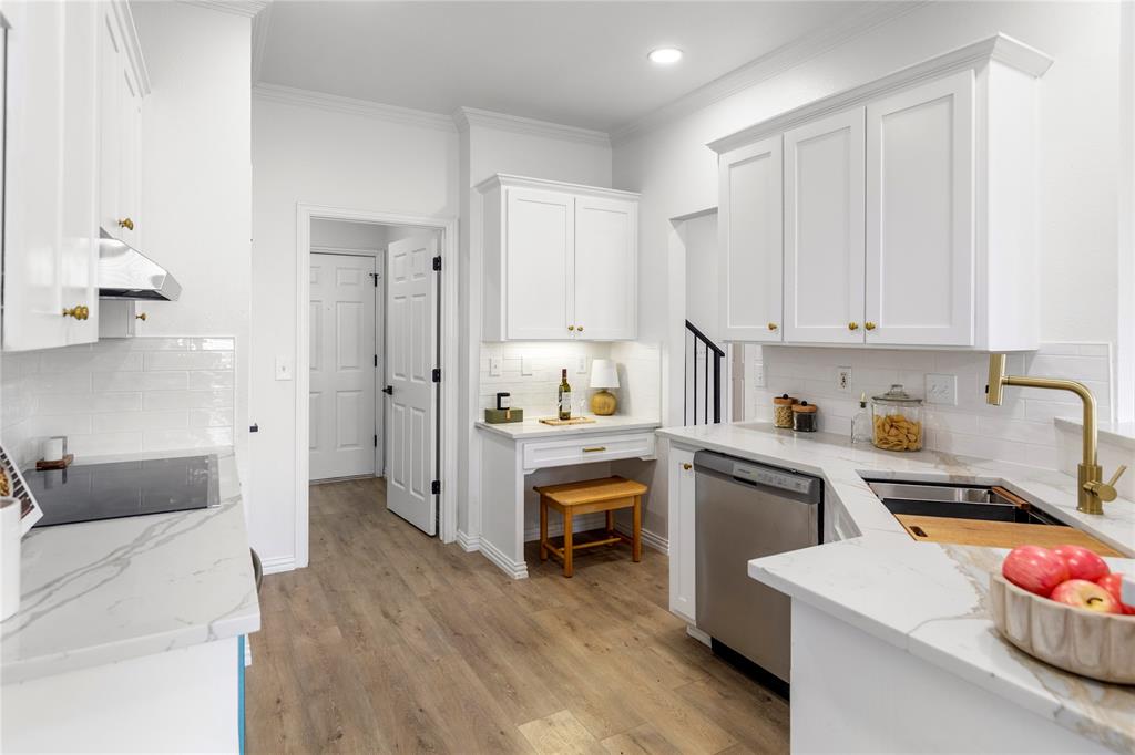 1911 Maplewood Trail