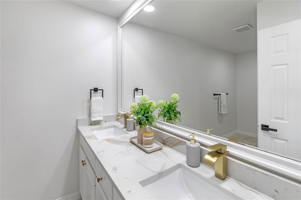 Shadowood Trail Condo - Residential