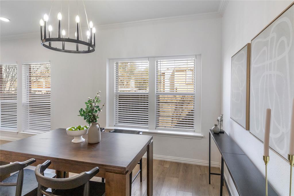 1911 Maplewood Trail