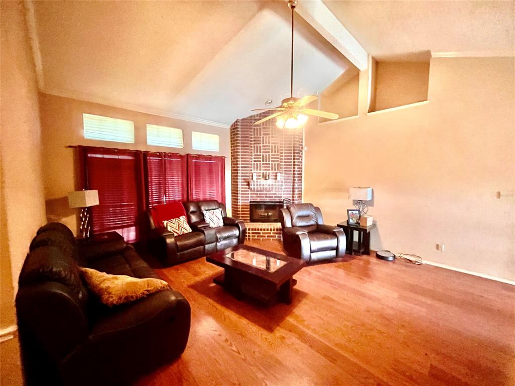 809 Bridle Drive