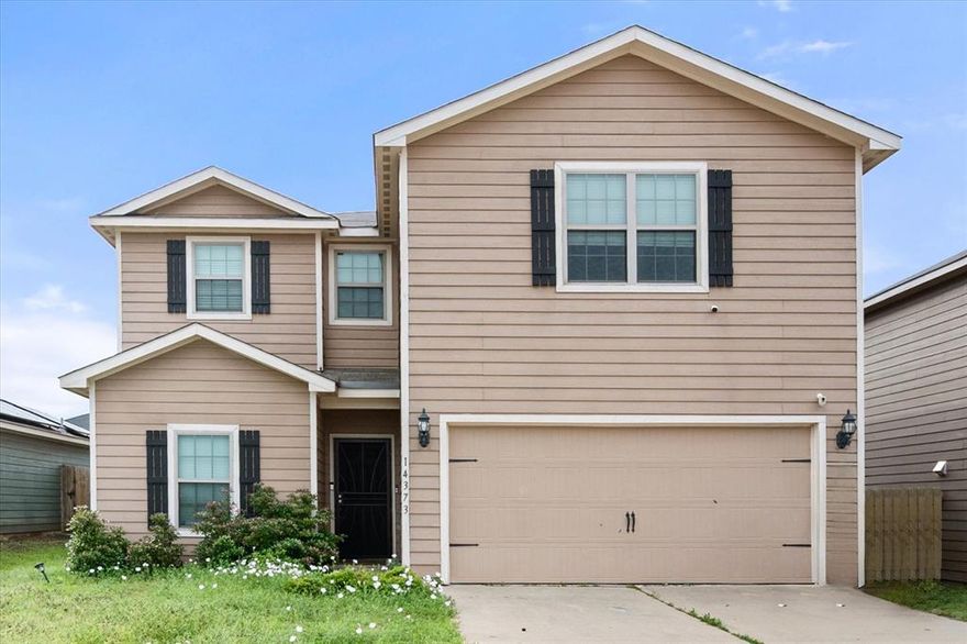 A beautifully maintained residence in the heart of Dallas offering comfort, space, and convenience.  This spacious home boasts 5 bedrooms, 3.5 bathrooms and functional for living and entertaining.  Step inside this spacious open concept that has ample cabinet space and lots of storage.  The oversized rooms provide flexibility for families, guests or home office setup.  
Located in an established neighborhood, this home offers easy access to major highways, shopping, dining and schools.
This home is a MUST SEE!
