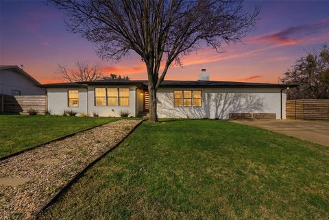 Tiny photo for 539 N Stewart Street, Jacksboro, TX 76458 (MLS # 21197599)