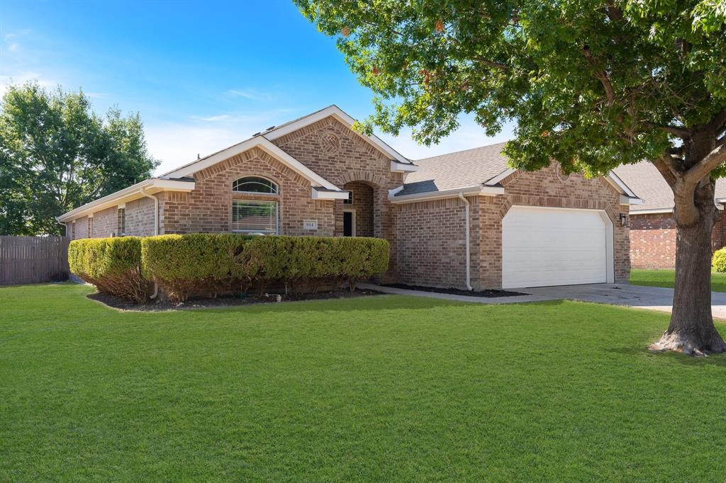 914 Hitchcock Circle