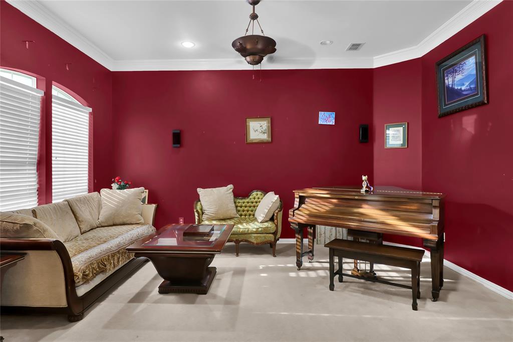 207 Meadowlark Lane