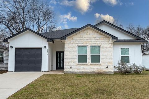 2815 E Overton Road Dallas TX 75216