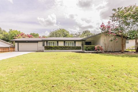 4348 Selkirk Drive W Fort Worth TX 76109