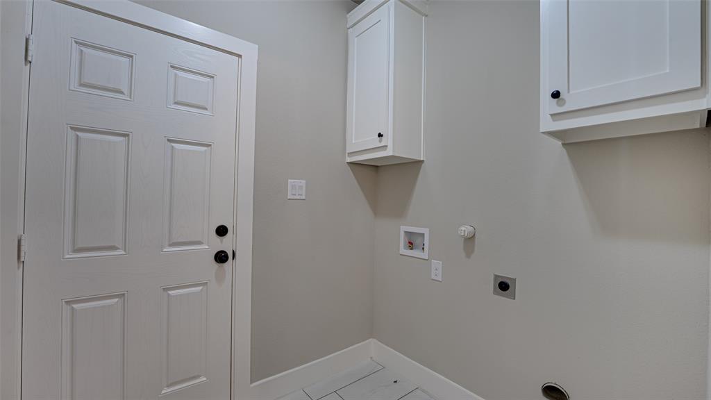 A0597 LATHAM MARY, TRACT 11-9A, ACRES .928 - Residential