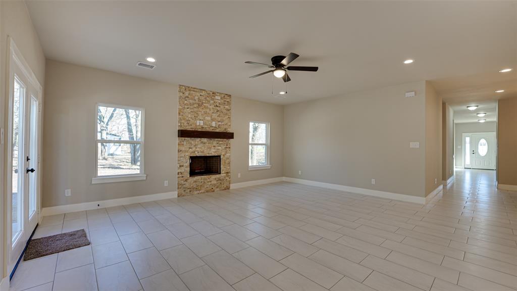 A0597 LATHAM MARY, TRACT 11-9A, ACRES .928 - Residential