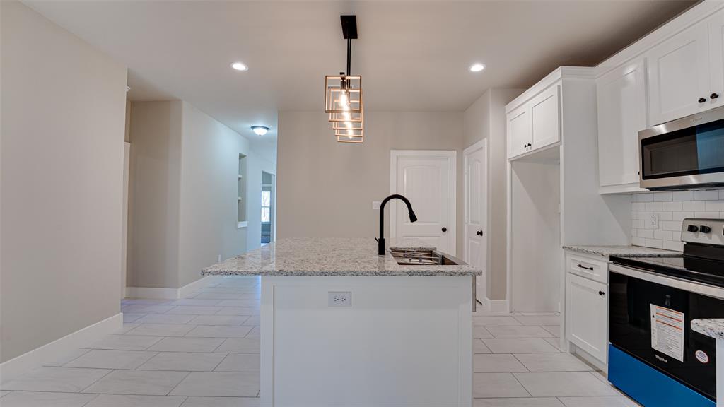 A0597 LATHAM MARY, TRACT 11-9A, ACRES .928 - Residential