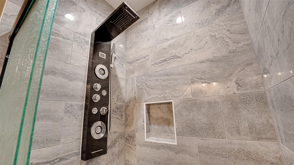 A0597 LATHAM MARY, TRACT 11-9A, ACRES .928 - Residential