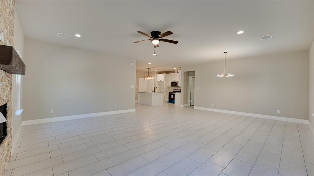 A0597 LATHAM MARY, TRACT 11-9A, ACRES .928 - Residential