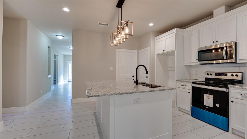 A0597 LATHAM MARY, TRACT 11-9A, ACRES .928 - Residential