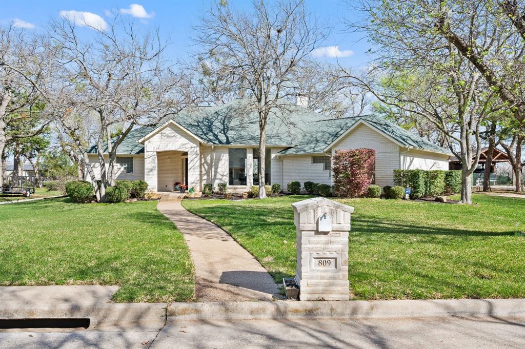 809 Majestic Oaks Court