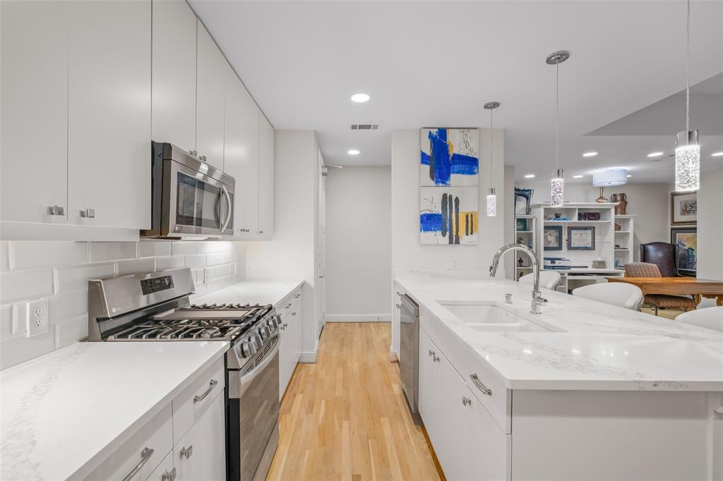 5055 Addison Circle 209