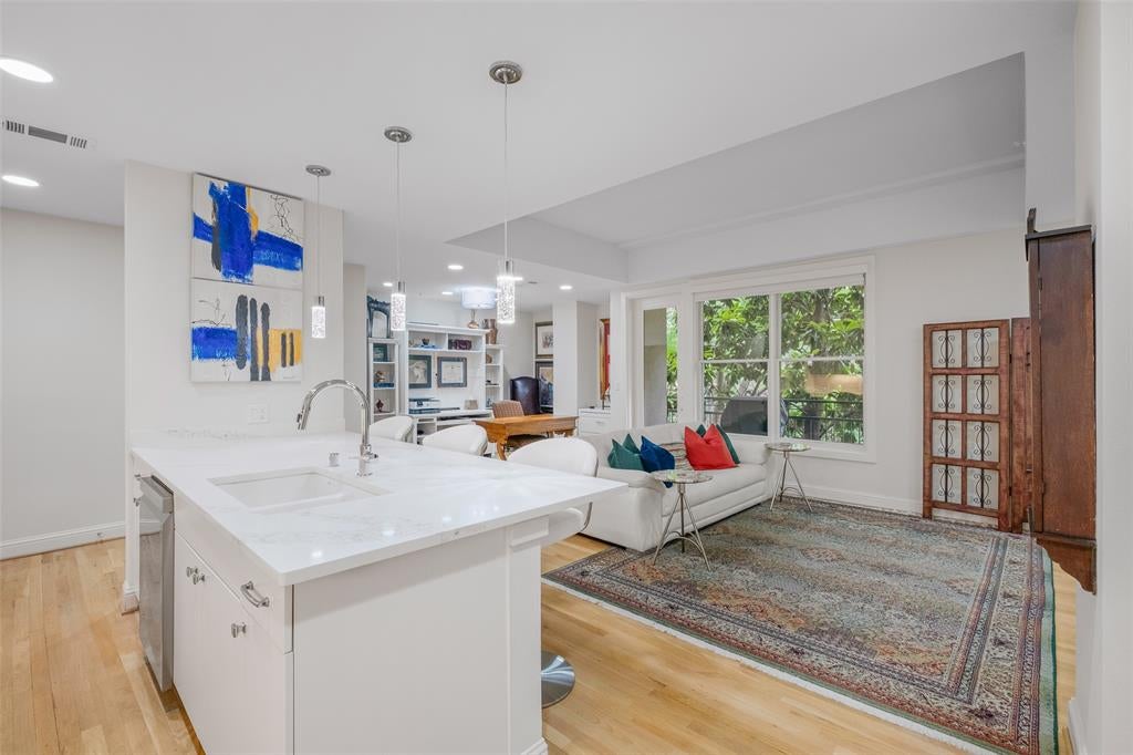 5055 Addison Circle 209