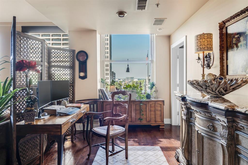 411 W 7th Street 405