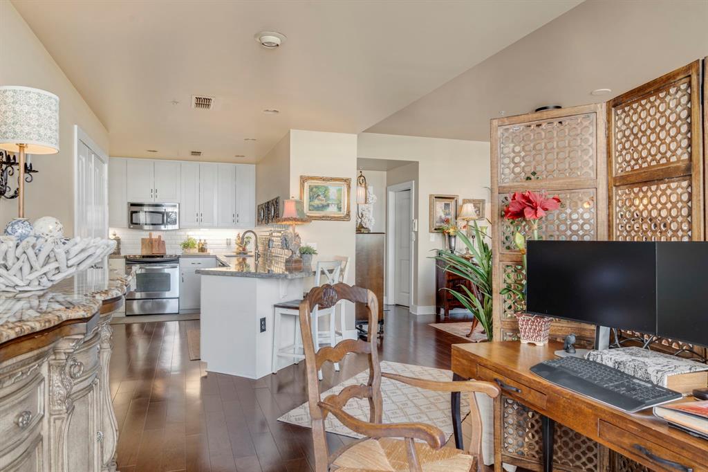 411 W 7th Street 405