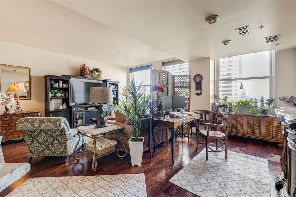 411 W 7th Street 405