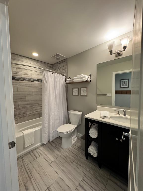 Metropolitan 1200 Main St Condo - Residential