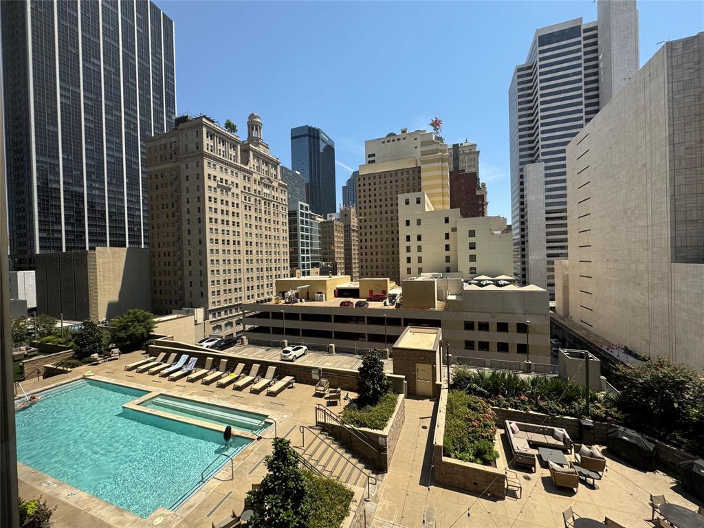 1200 Main Street 812
