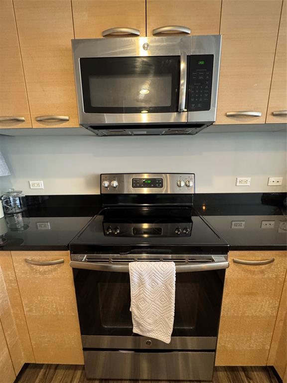 Metropolitan 1200 Main St Condo - Residential