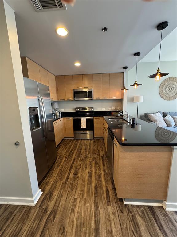 Metropolitan 1200 Main St Condo - Residential