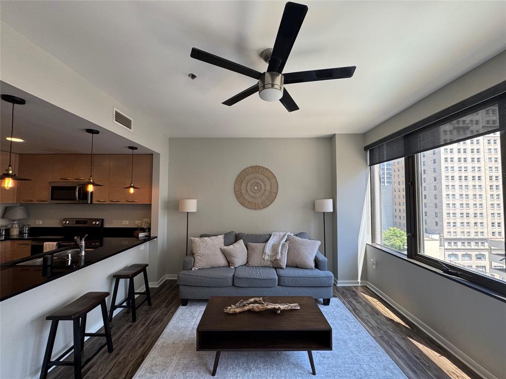 Metropolitan 1200 Main St Condo - Residential