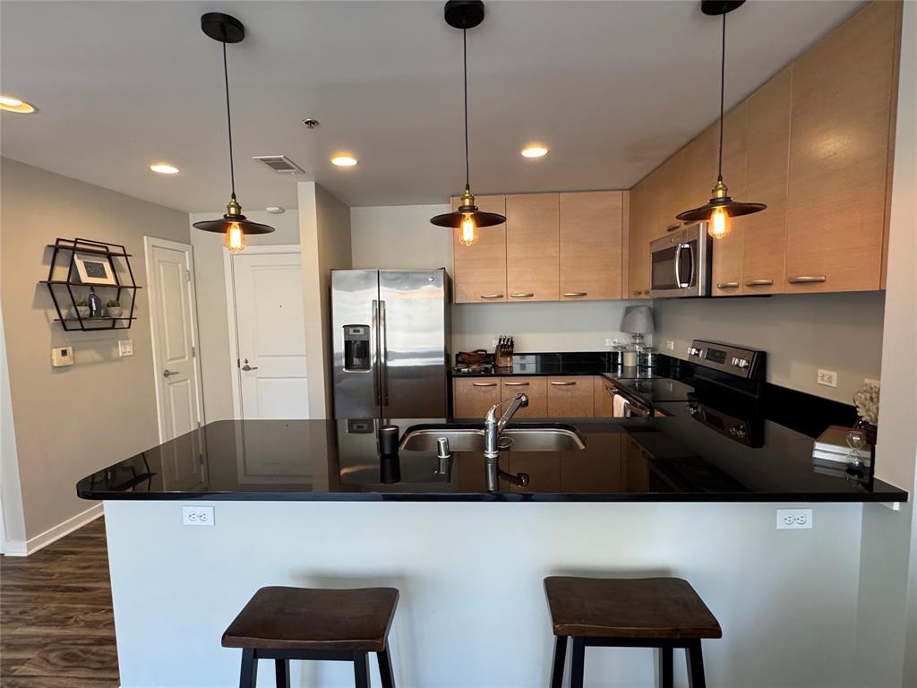 Metropolitan 1200 Main St Condo - Residential