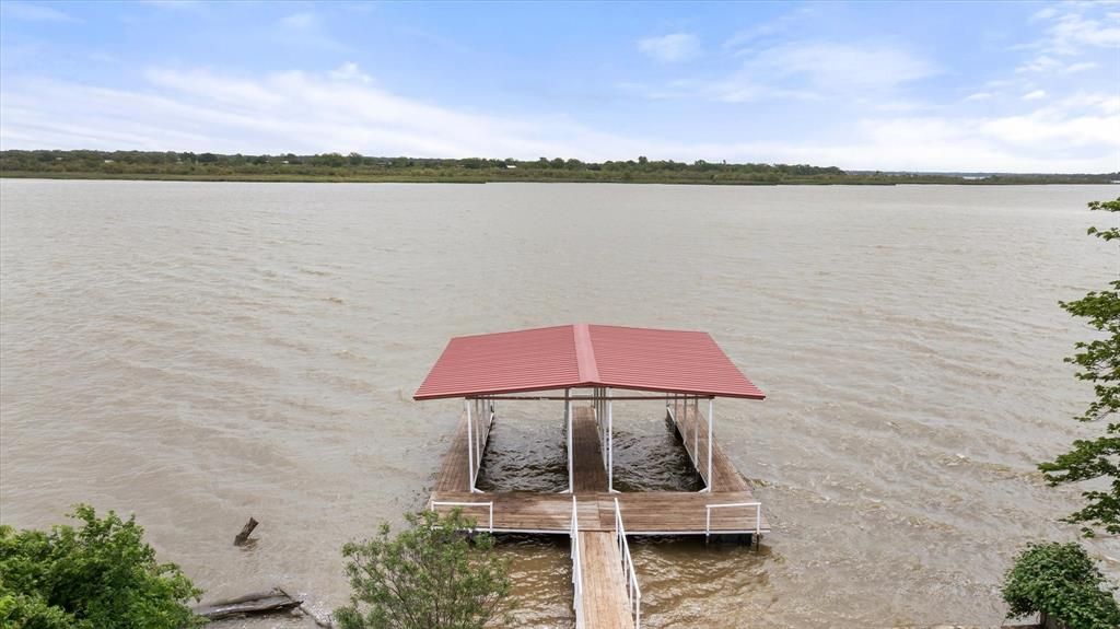 Photo of 5821 Parkside Court, Granbury, TX 76048 (MLS # 21249656)