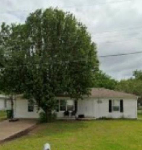 Photo of 6005 Colorado Street, Greenville, TX 75402 (MLS # 21149066)