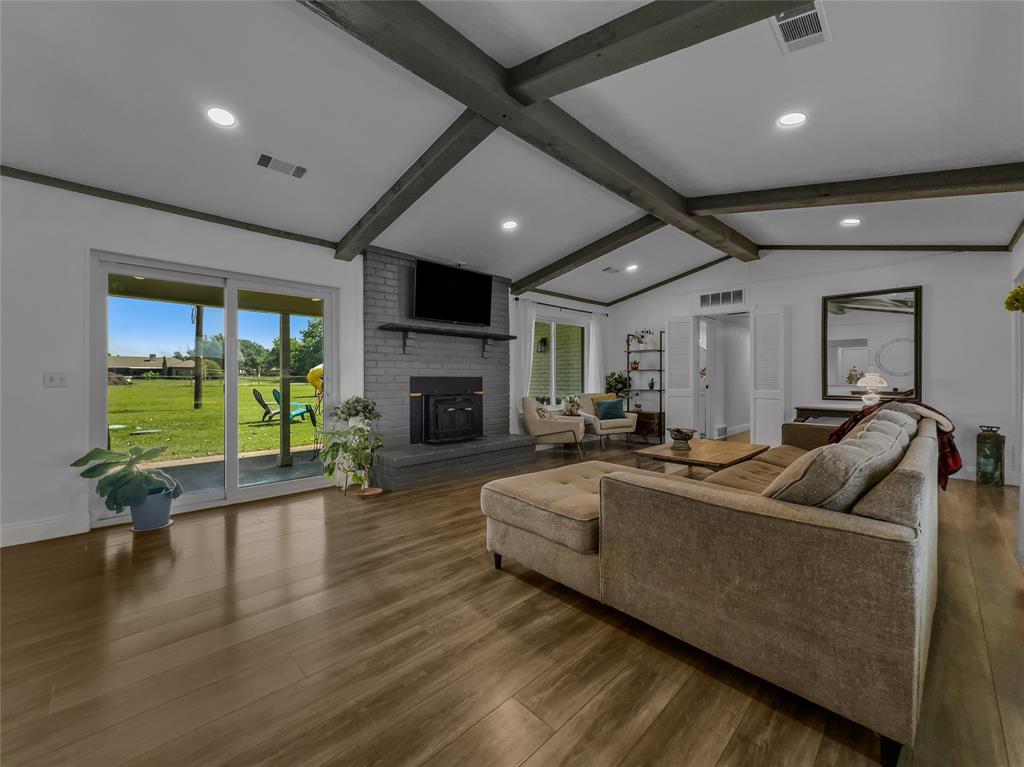 5607 Kara Lane