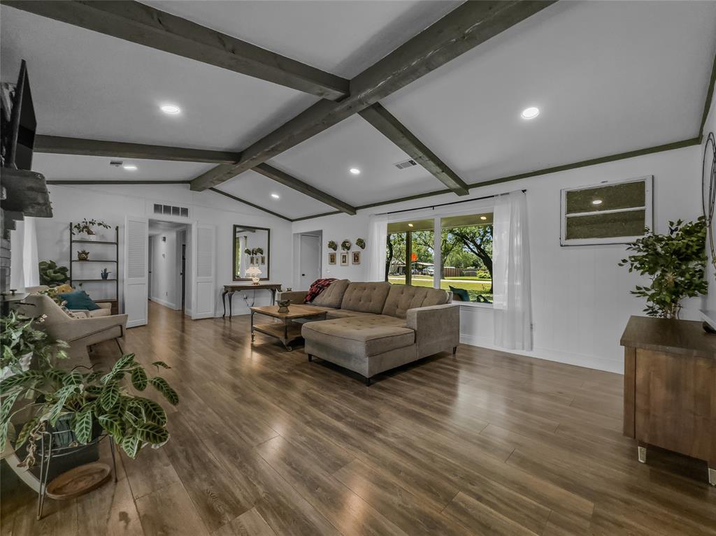 5607 Kara Lane
