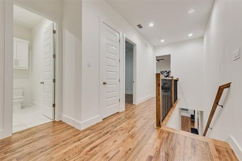 Tiny photo for 219 W Yarmouth Street, Dallas, TX 75208 (MLS # 21101057)