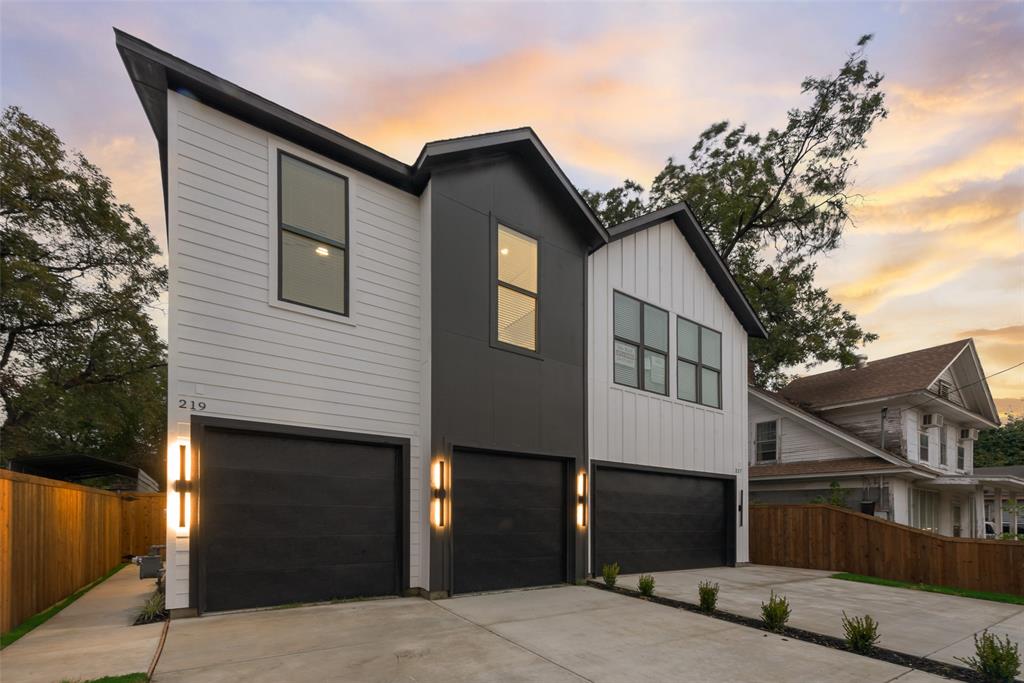 219 W Yarmouth Street