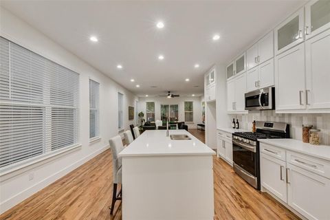 Tiny photo for 219 W Yarmouth Street, Dallas, TX 75208 (MLS # 21101057)