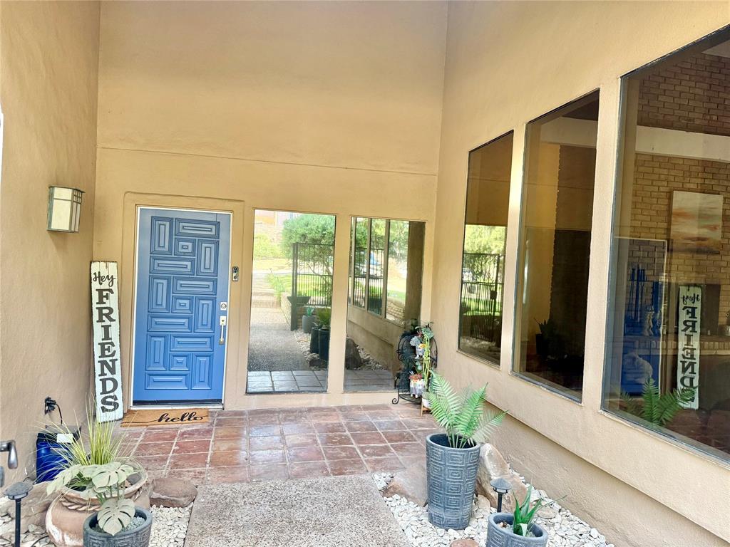 2304 Oak Forest Court