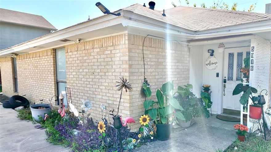 Motivated sellers — all offers welcomed!
Step into a move-in ready opportunity in Mansfield ISD just in time to celebrate the holidays and start the new year in your own home. This well-kept 2-bedroom, 2-bath half-duplex offers an open-concept layout, a cozy living area, and a private yard perfect for low-maintenance living.

Located in a highly desired Arlington and Mansfield pocket, you’re just minutes from everything — only 10 minutes to The Parks Mall Arlington, and a short drive to S Cooper St, giving you quick access to restaurants, grocery stores, shopping, parks, and daily conveniences.

Whether you're searching for an affordable starter home or a solid investment property before 2026 hits, this home checks all the boxes. Comfort, convenience, and value all in one — and with motivated sellers, now is the perfect time to bring your offer.